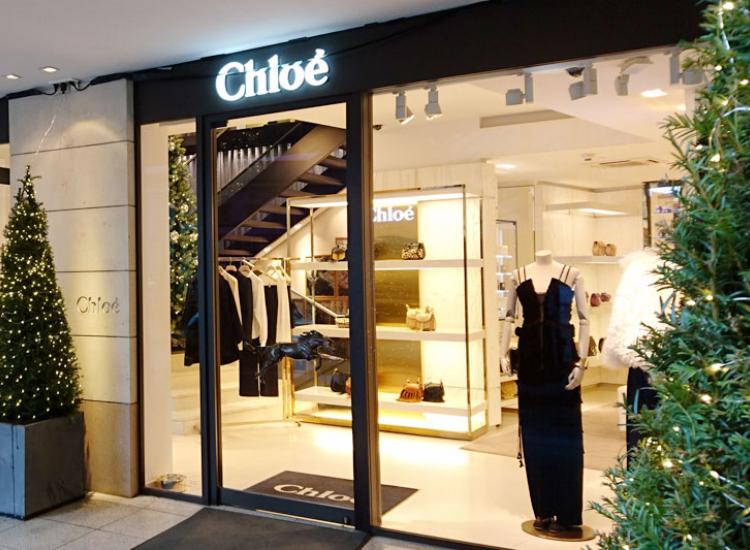 Schaufensterverglasung mit entspiegeltem Glas in München von GLASAKTIV.